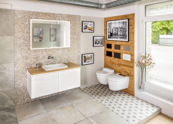 Badezimmer, mit Holz Möbel, Sanitär, Bad